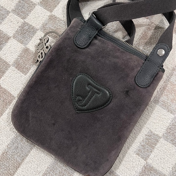 Vintage Juicy Couture Charcoal and Pink Crossbody Bag - Picture 4 of 4